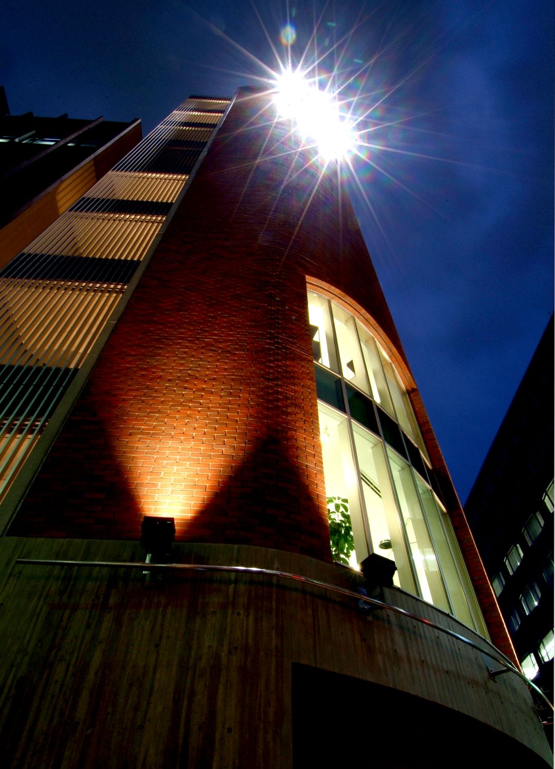 アトムリビンテック GALLERY SHOP KANAGU